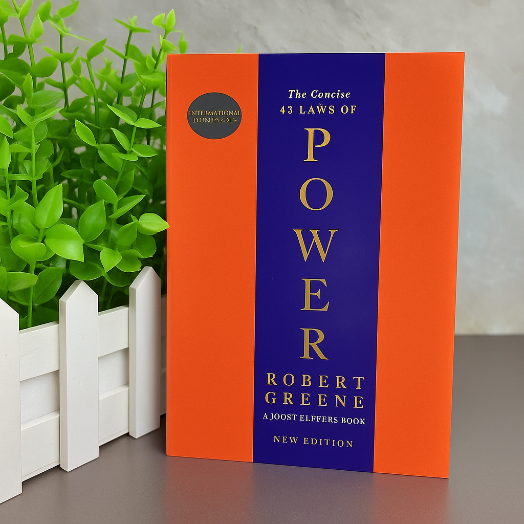 The 48 Laws of Power By  Robert Greene - Paperback